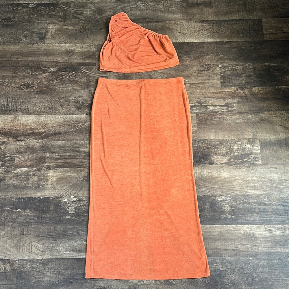 PrettyLittleThing Rust One-Shoulder Set